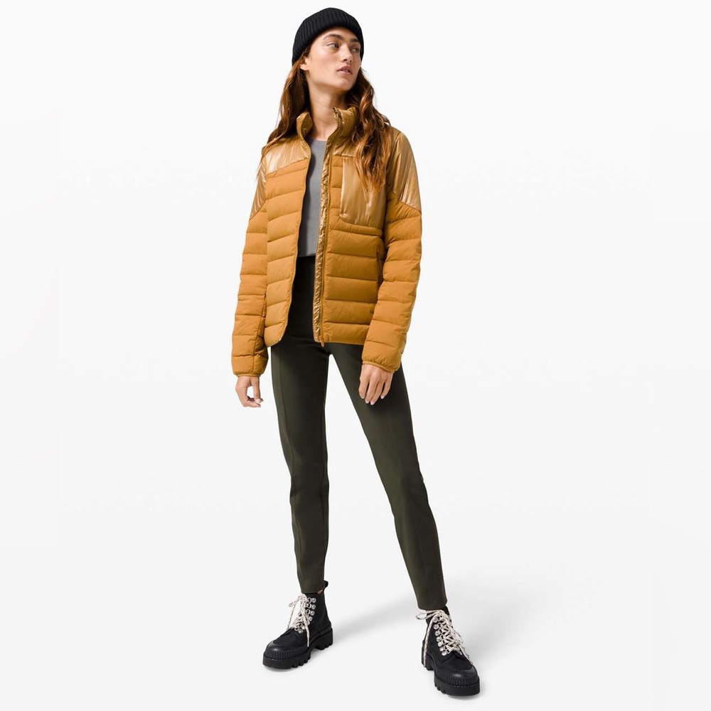 Lululemon Here to There High-Rise 7/8 Pant
Dark Olive / Dark Olive